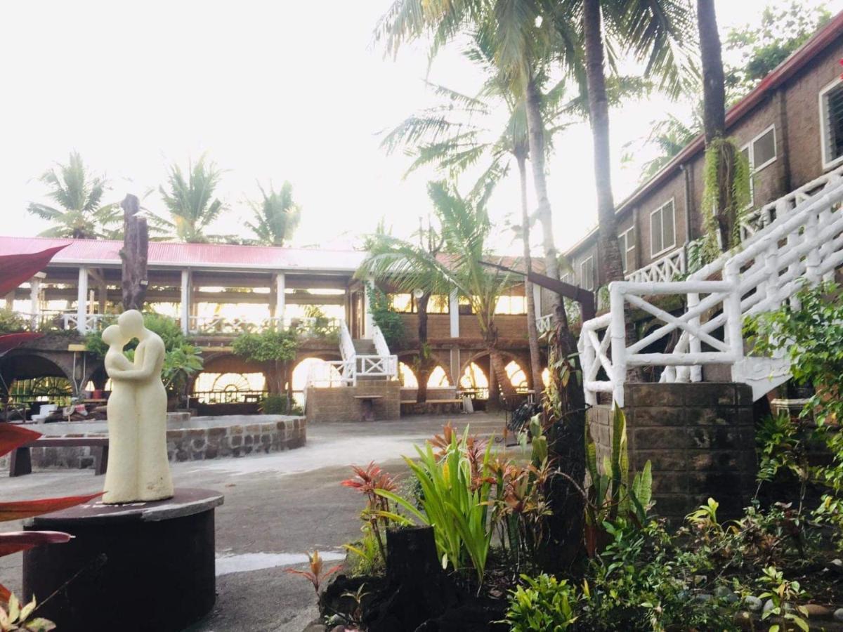 Sunbloom Beachfront Hotel And Restaurant Zambales Sinabacan ภายนอก รูปภาพ