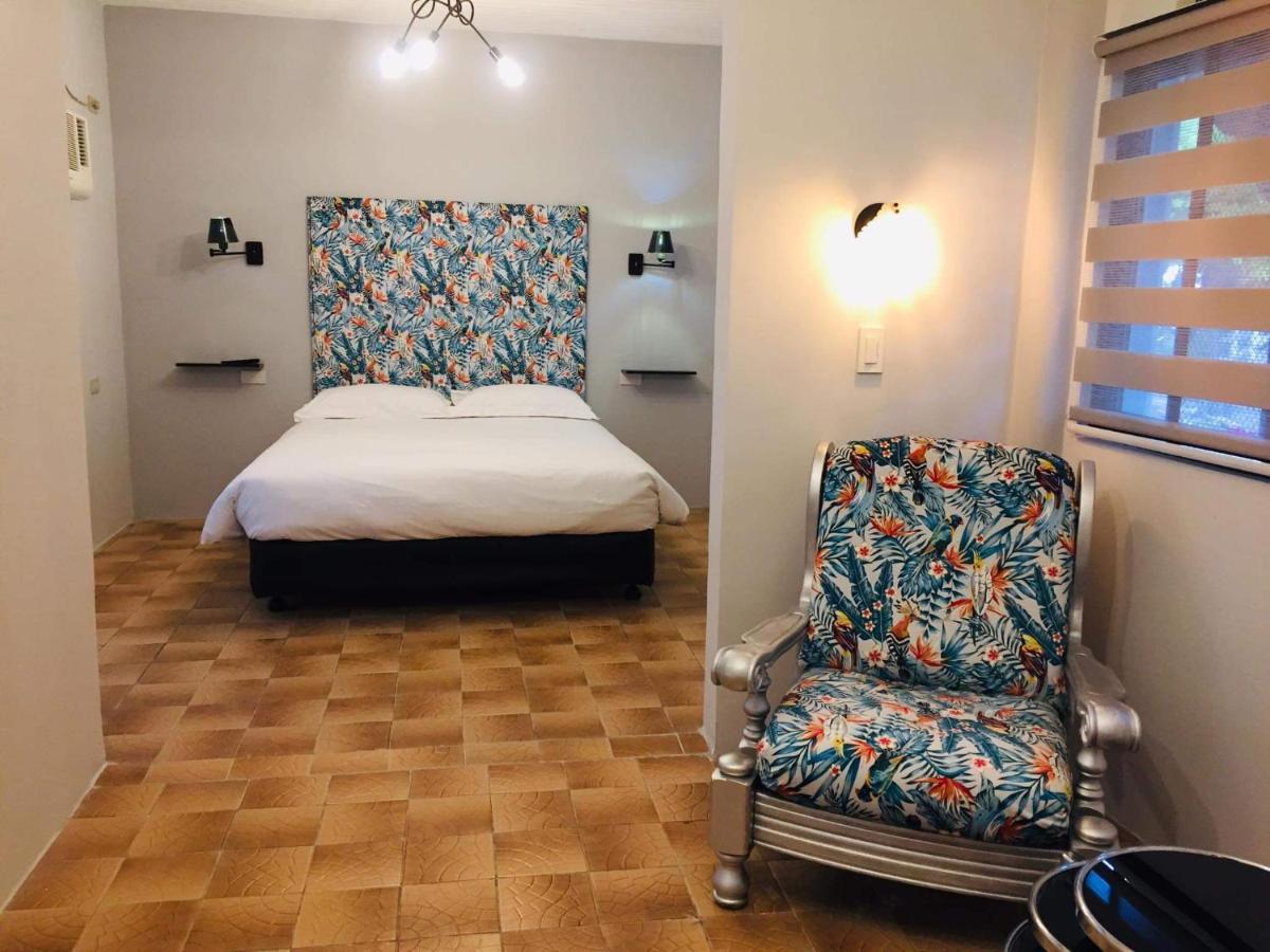 Sunbloom Beachfront Hotel And Restaurant Zambales Sinabacan ภายนอก รูปภาพ