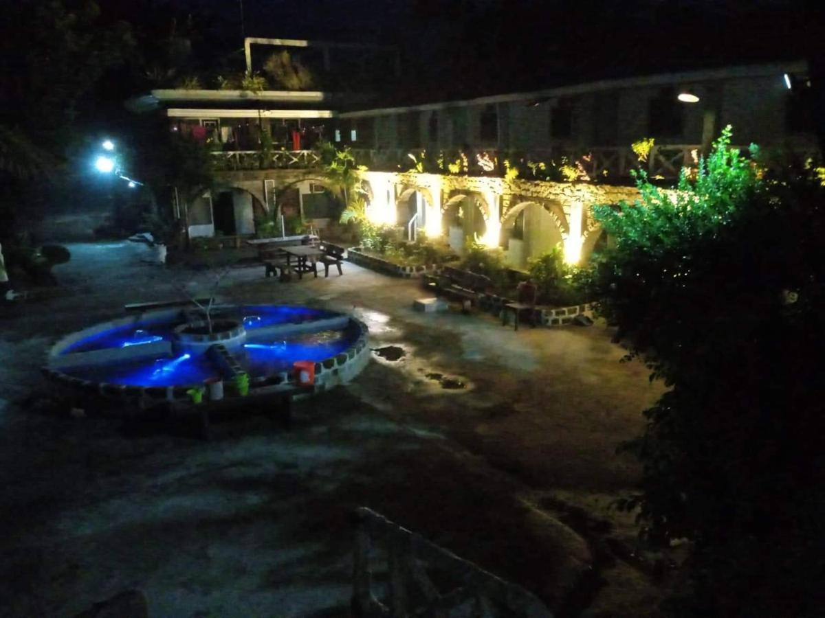 Sunbloom Beachfront Hotel And Restaurant Zambales Sinabacan ภายนอก รูปภาพ