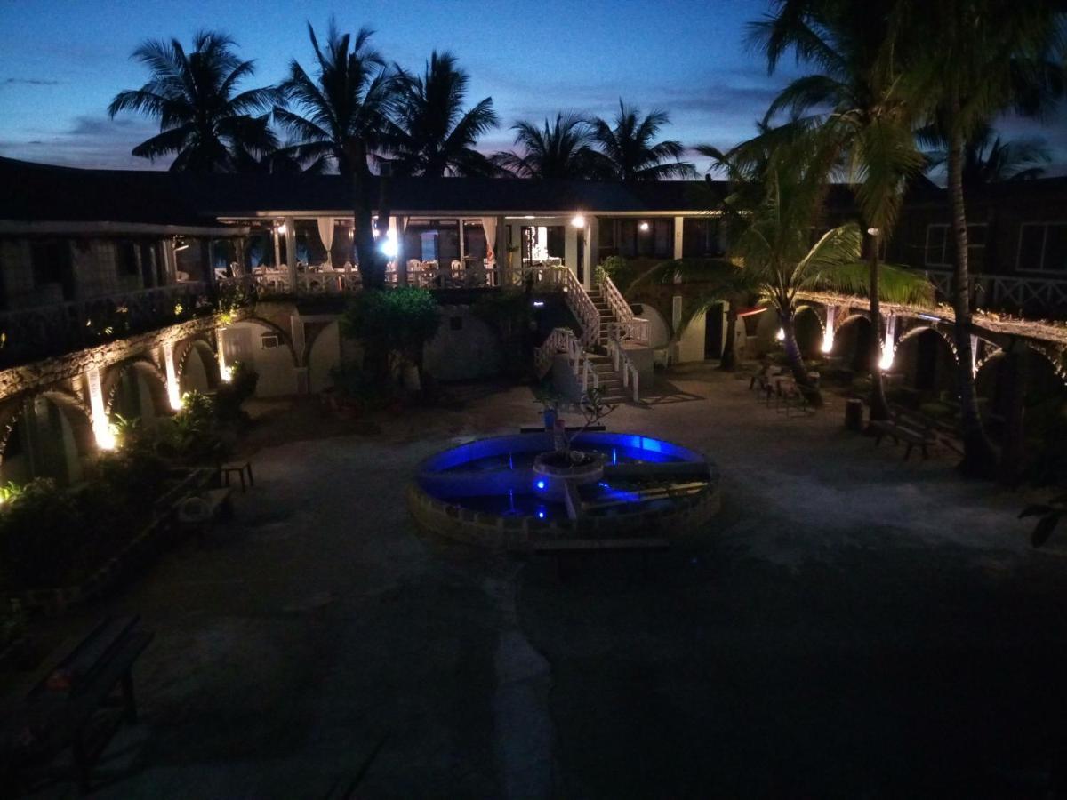 Sunbloom Beachfront Hotel And Restaurant Zambales Sinabacan ภายนอก รูปภาพ
