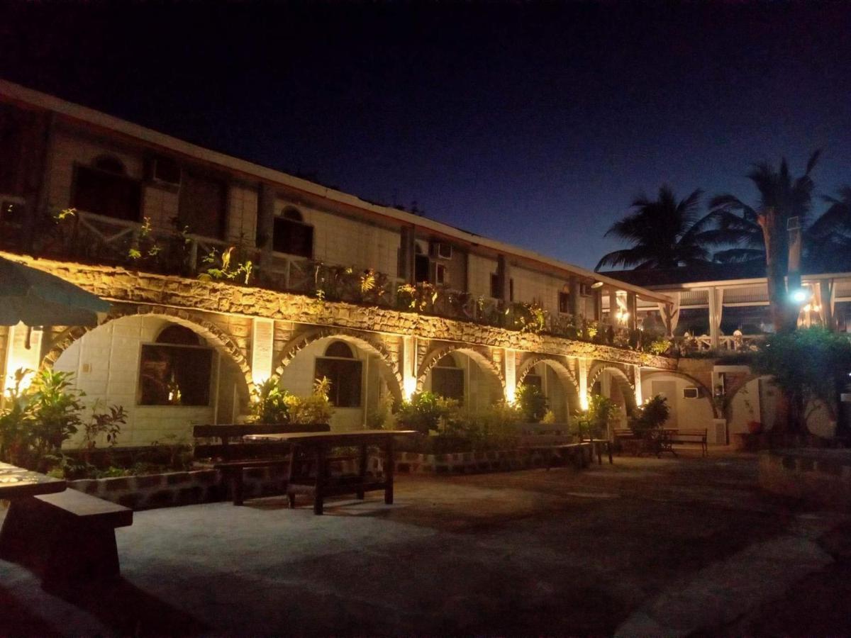 Sunbloom Beachfront Hotel And Restaurant Zambales Sinabacan ภายนอก รูปภาพ