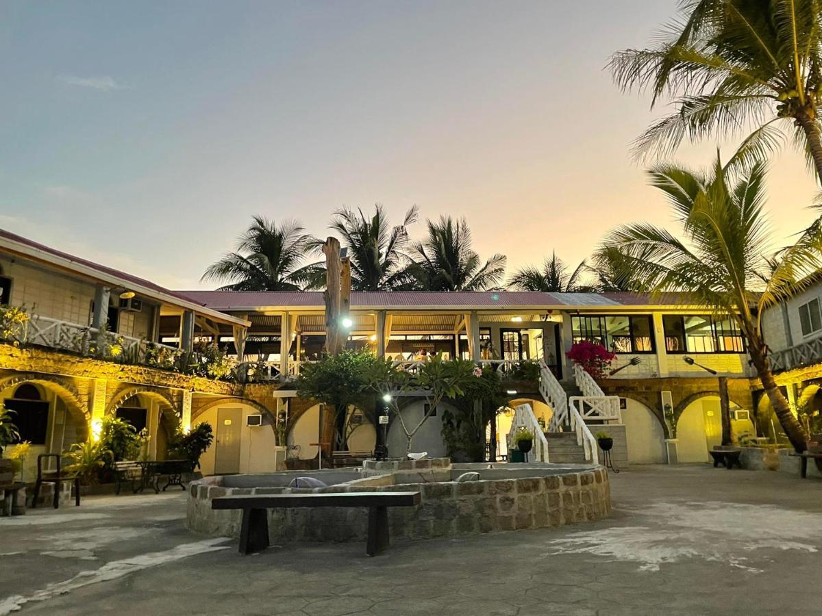 Sunbloom Beachfront Hotel And Restaurant Zambales Sinabacan ภายนอก รูปภาพ