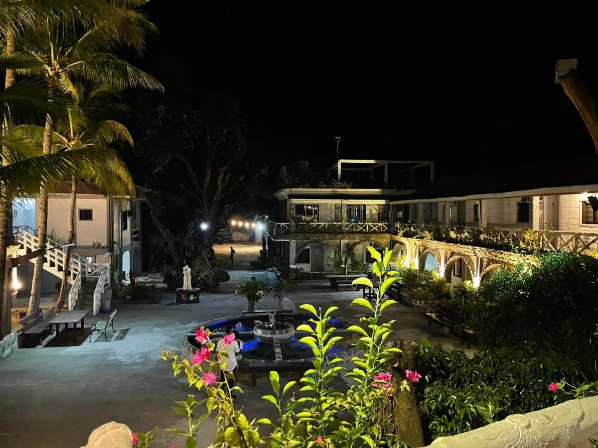 Sunbloom Beachfront Hotel And Restaurant Zambales Sinabacan ภายนอก รูปภาพ