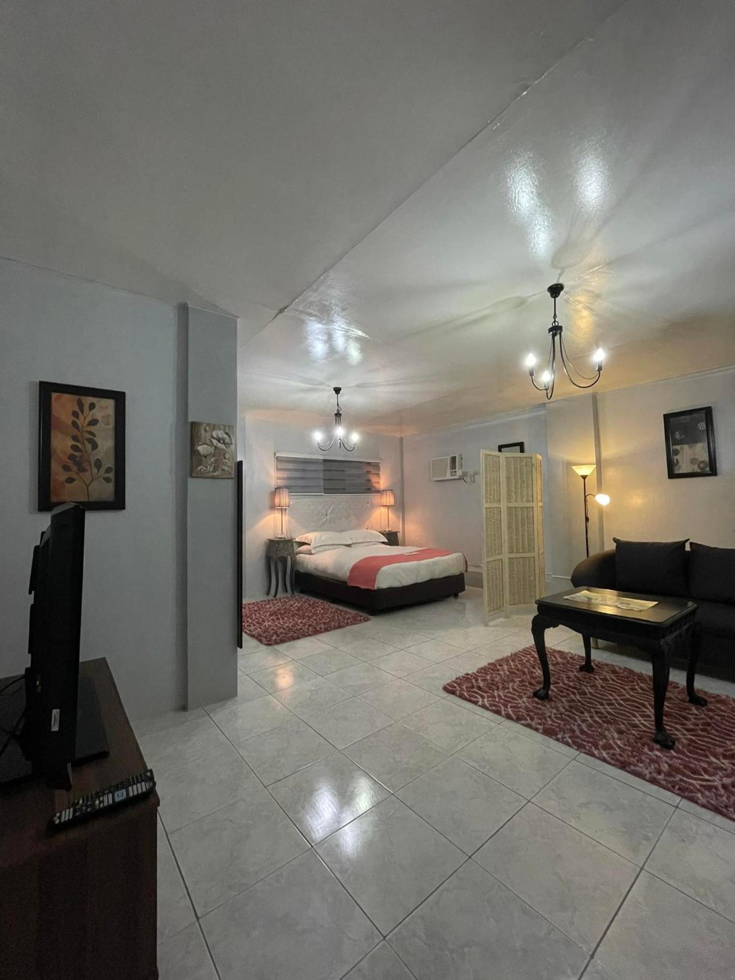 Sunbloom Beachfront Hotel And Restaurant Zambales Sinabacan ภายนอก รูปภาพ
