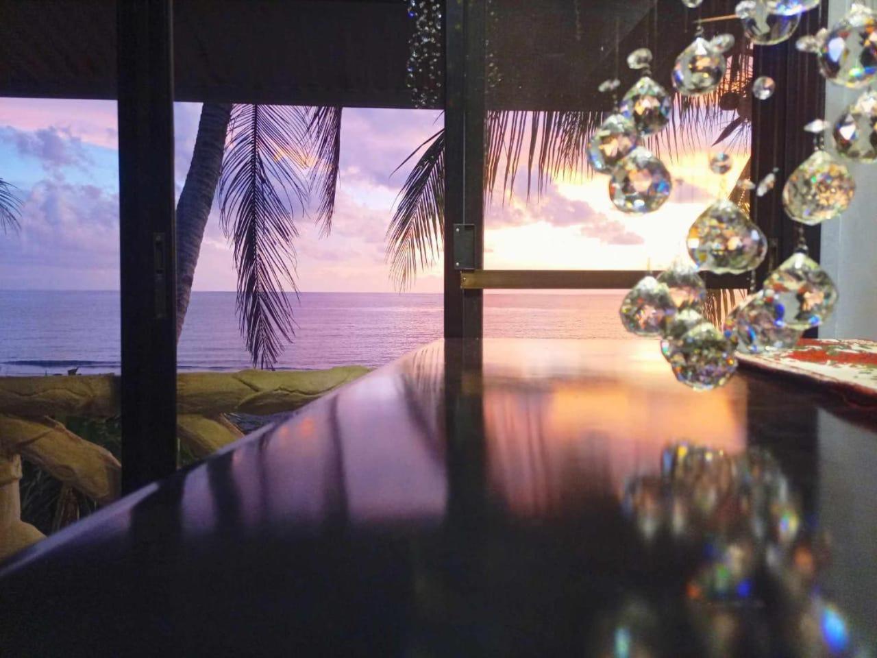 Sunbloom Beachfront Hotel And Restaurant Zambales Sinabacan ภายนอก รูปภาพ